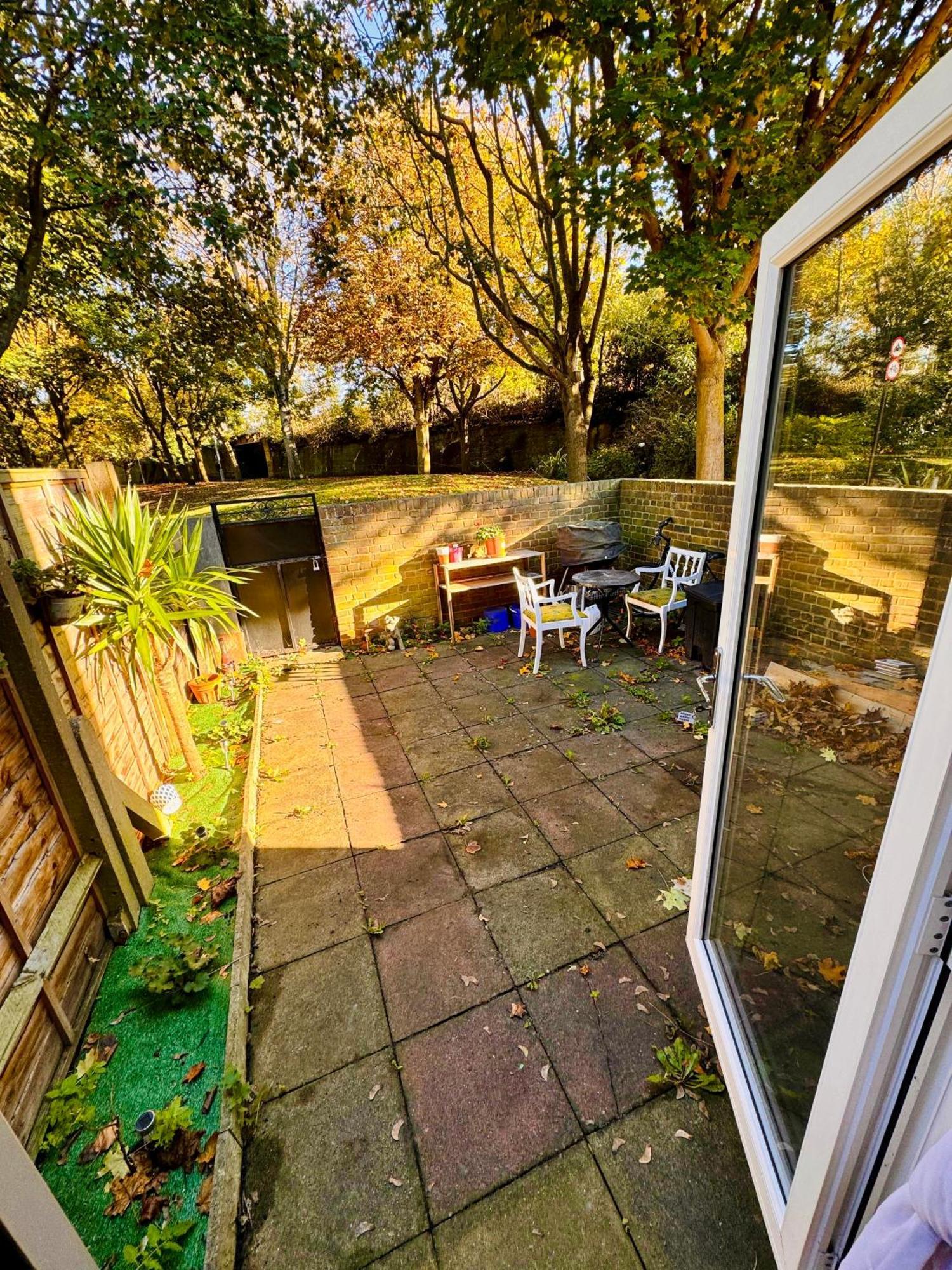 A Calm Near Battersea Reach Homestay *
